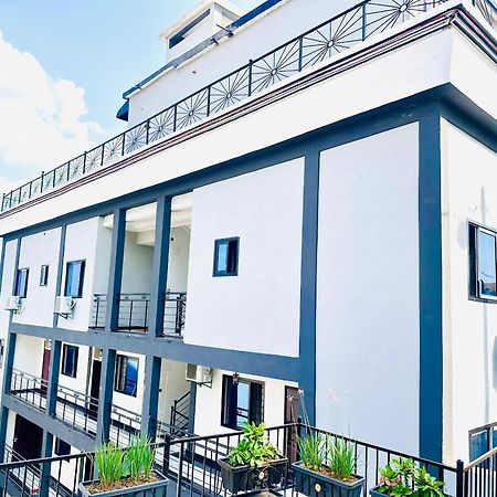 Royal Hillside Apartments And Hotels Yaoundé Exterior foto